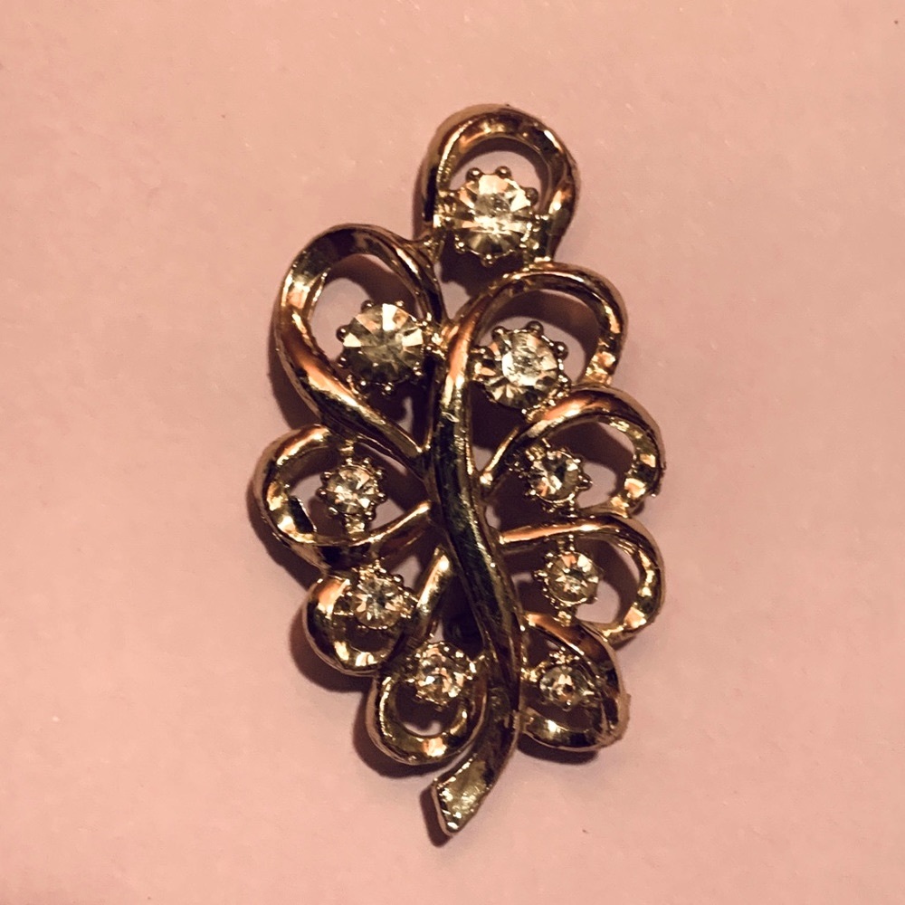Vintage Art Deco CZ Leaf Brooch